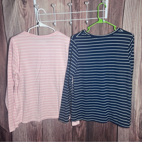 (0076) Women’s: Large (12/14) 2pc Long Sleeved Shirts- Q1 - Picture 3 of 8